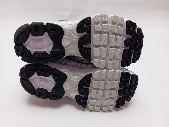 Baskets Nike air max moto 2k neuves - photo numéro 5
