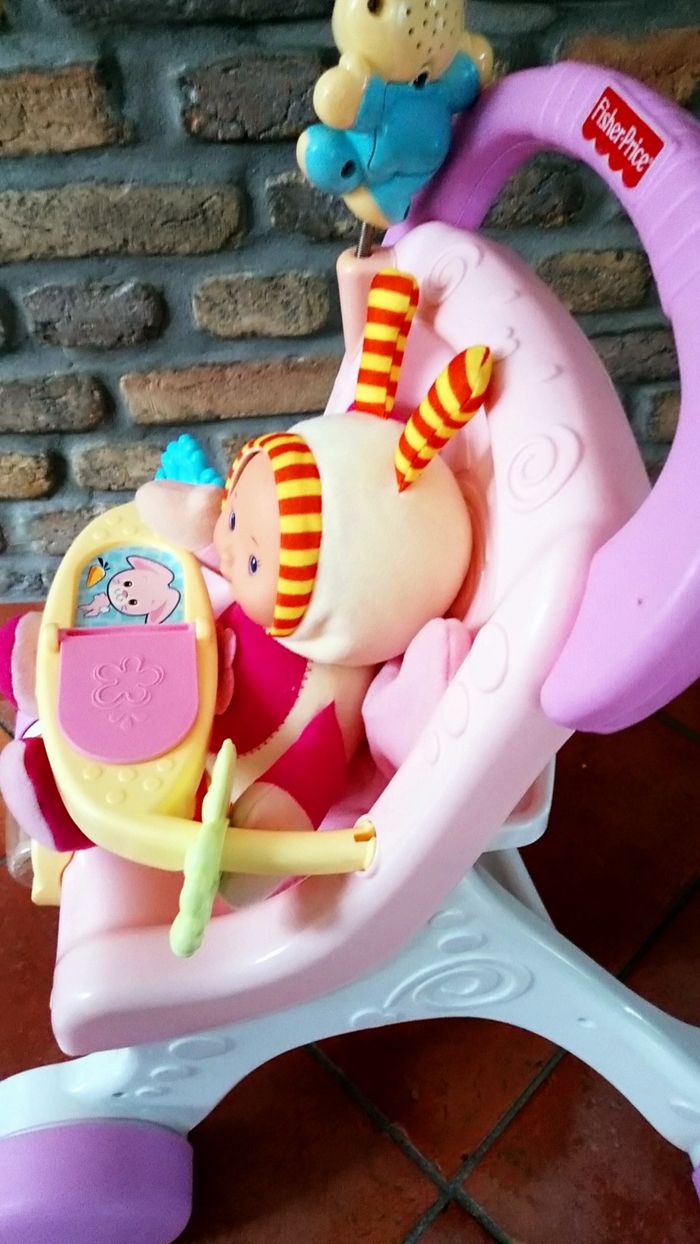 Petite poussette bébé fille - photo numéro 2