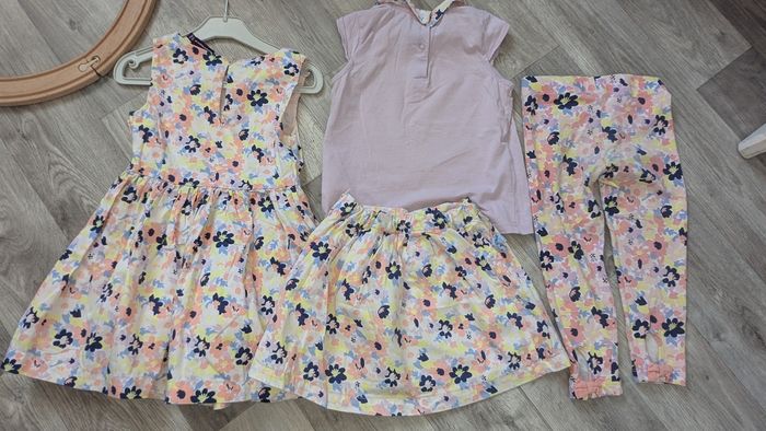Lot tenue vêtements identiques similaire fille jumelles 4 ans - photo numéro 4
