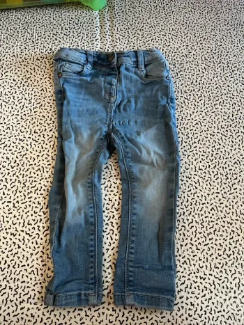 Jeans tape à l’œil