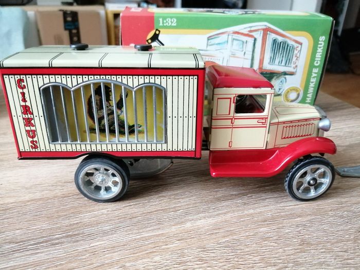 Kovap Cirkus n°596 / roulotte de cirque NEUF - photo numéro 2