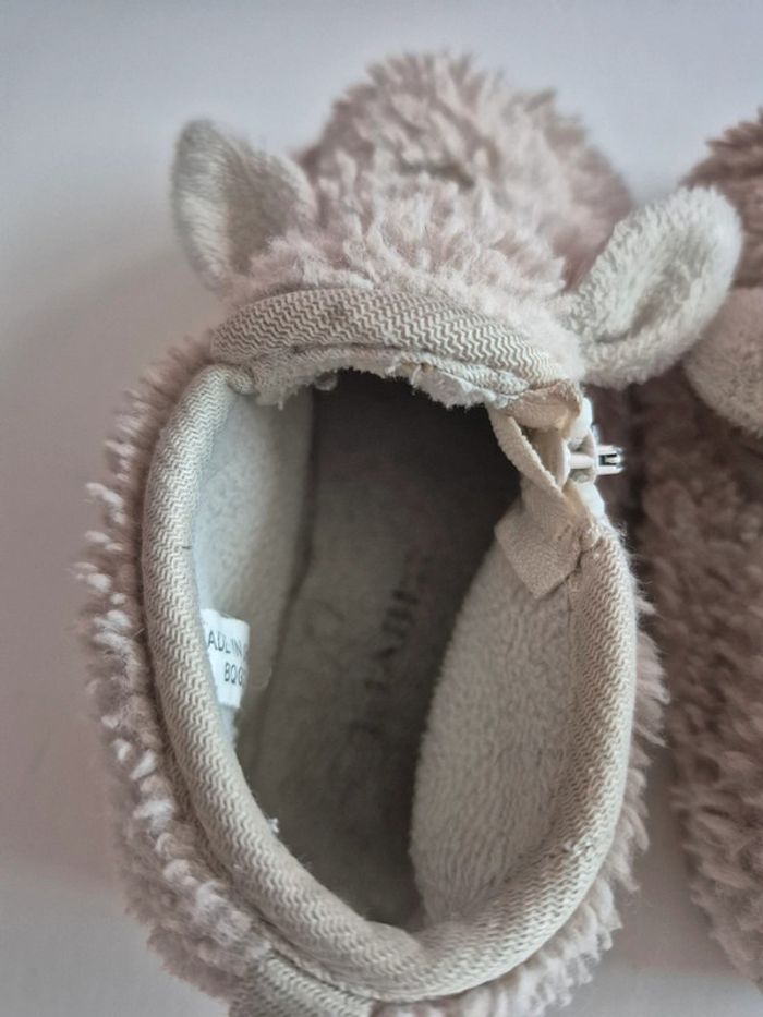 🐾 Chaussons poilus Kiabi taille 22  Cœur doré & oreille 💛 - photo numéro 8