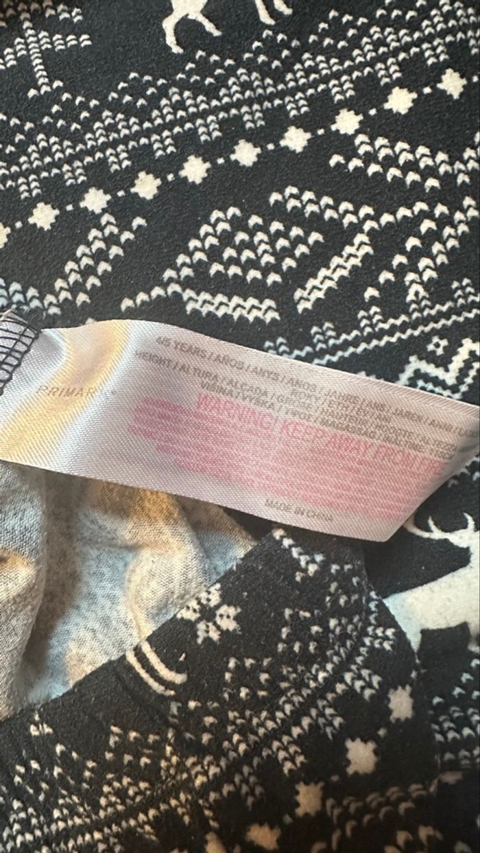 🍃 Pyjama deux pièces gris motif hivernal – Primark – Taille 4/5 ans – Très bon état - photo numéro 6