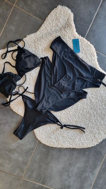 Maillot de bain 2 pièces noir avec 3 bas 40 42