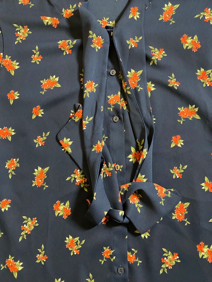 Zara Chemise cravate bleue fleurie Taille M/38 - photo numéro 4