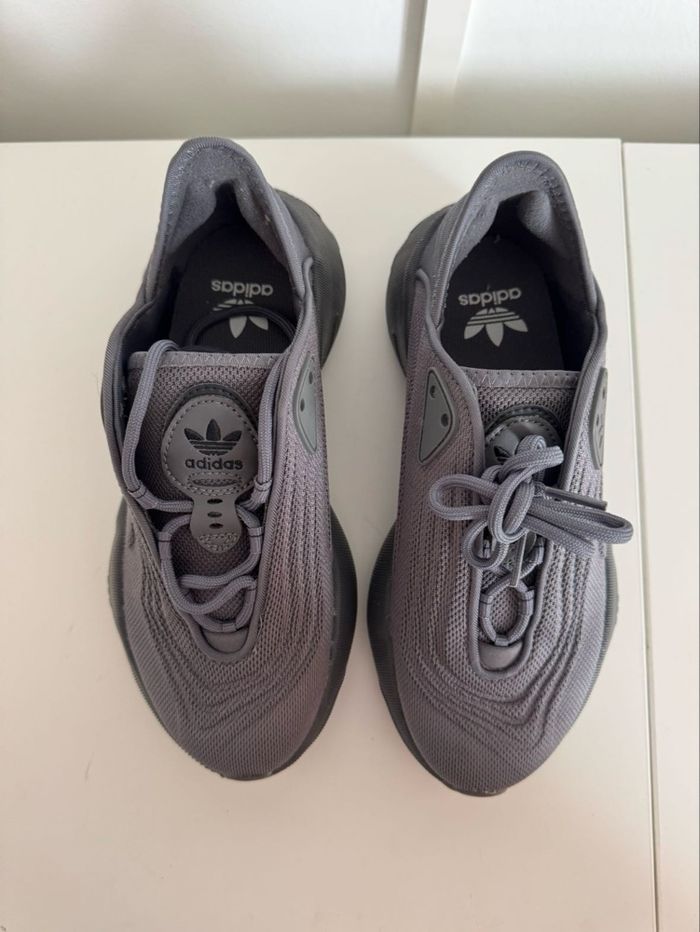 Basket Adidas gris - photo numéro 2