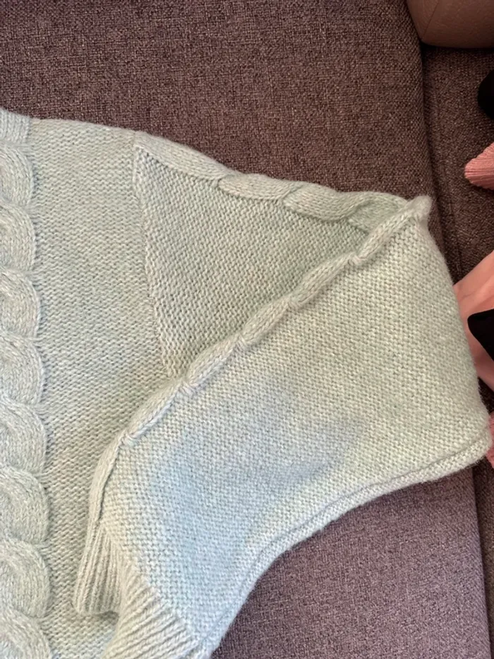 Pull en laine avec capuche vert clair - photo numéro 3