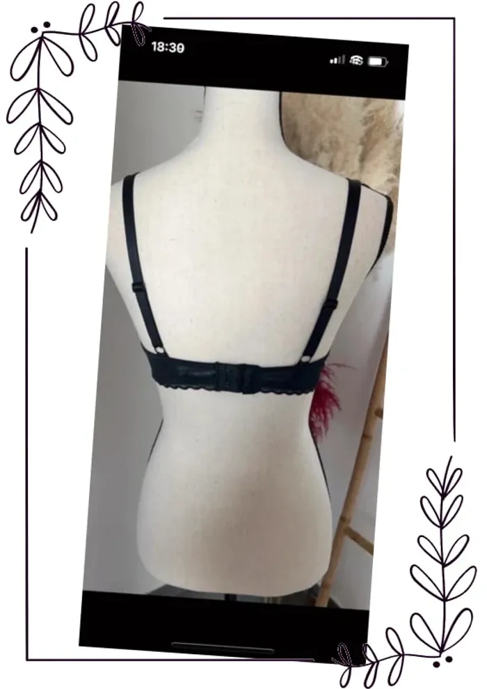 Soutient gorge noir décolleté plongeant - photo numéro 6