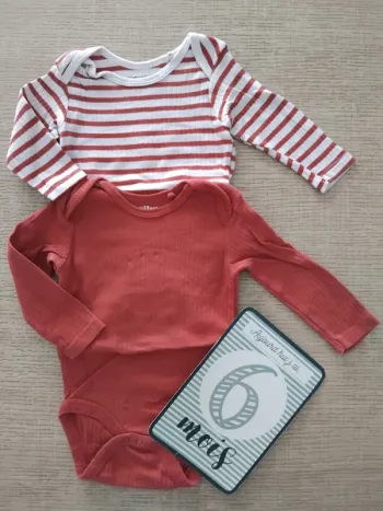 Lot bodys 6 mois / 62-68 cm #