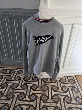 Pull vintage tommy hilfiger taille s. 