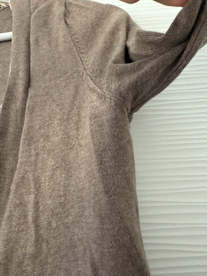 Haut maternité blouse gilet beige crème taupe à motifs fleurs et manches longues gilet intégré - photo numéro 8