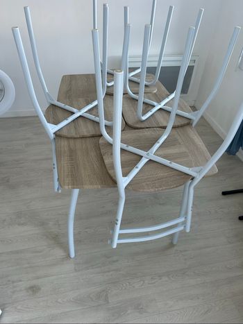 Table + 4 chaises