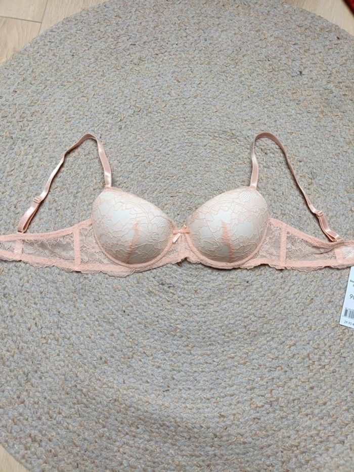 Soutien-gorge neuf Manoukian 90B - photo numéro 3