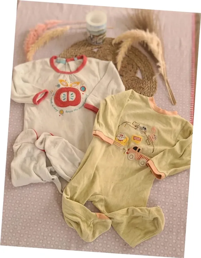 Lot pyjamas 12/18 mois