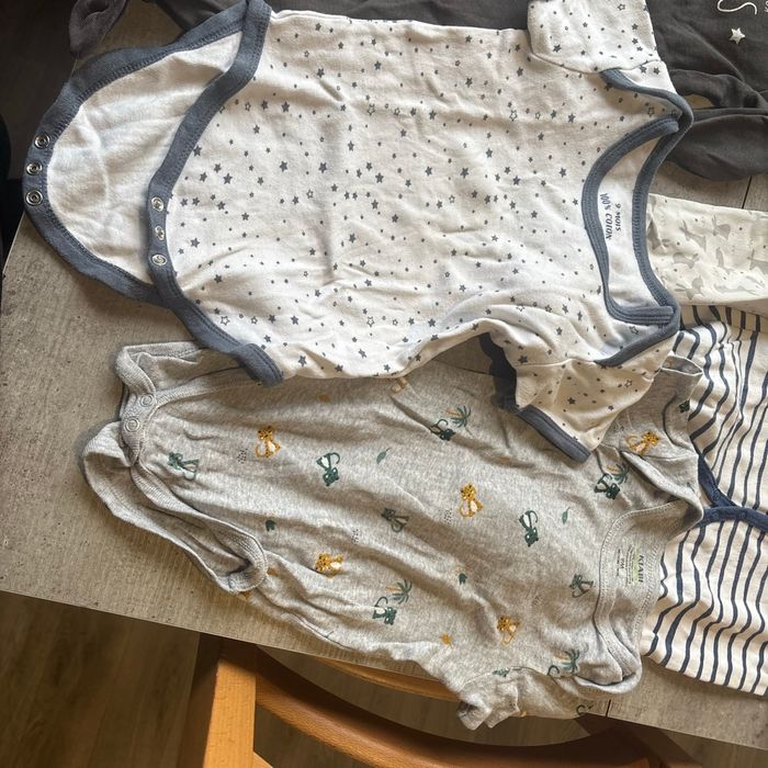 Lot pyjama 9 mois - photo numéro 2