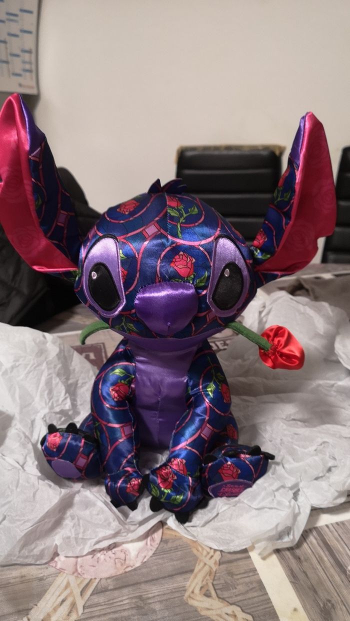 Peluche stitch crashes la belle et la bête