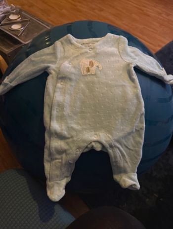 Pyjama nouveau né.