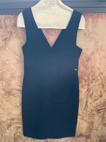 Superbe petite robe noire IKKS sexy