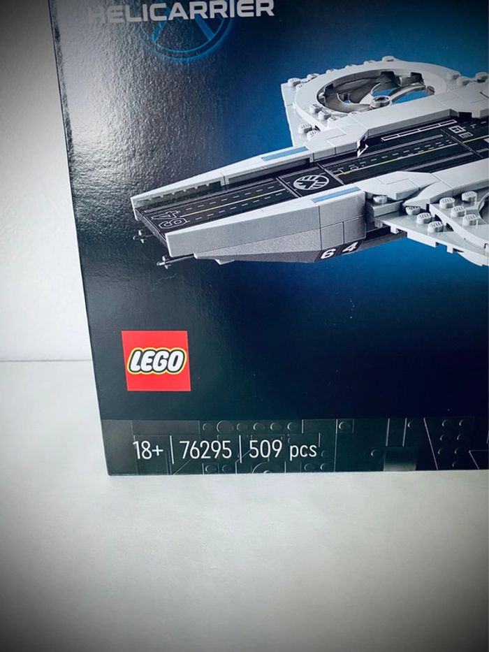 LEGO Marvel 76295 - L’Heliporteur des Avengers - Neuf et Scellé - photo numéro 2
