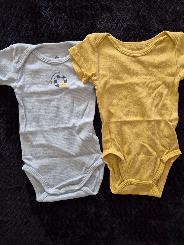 Lot 2 bodies manches courtes bébé garçon