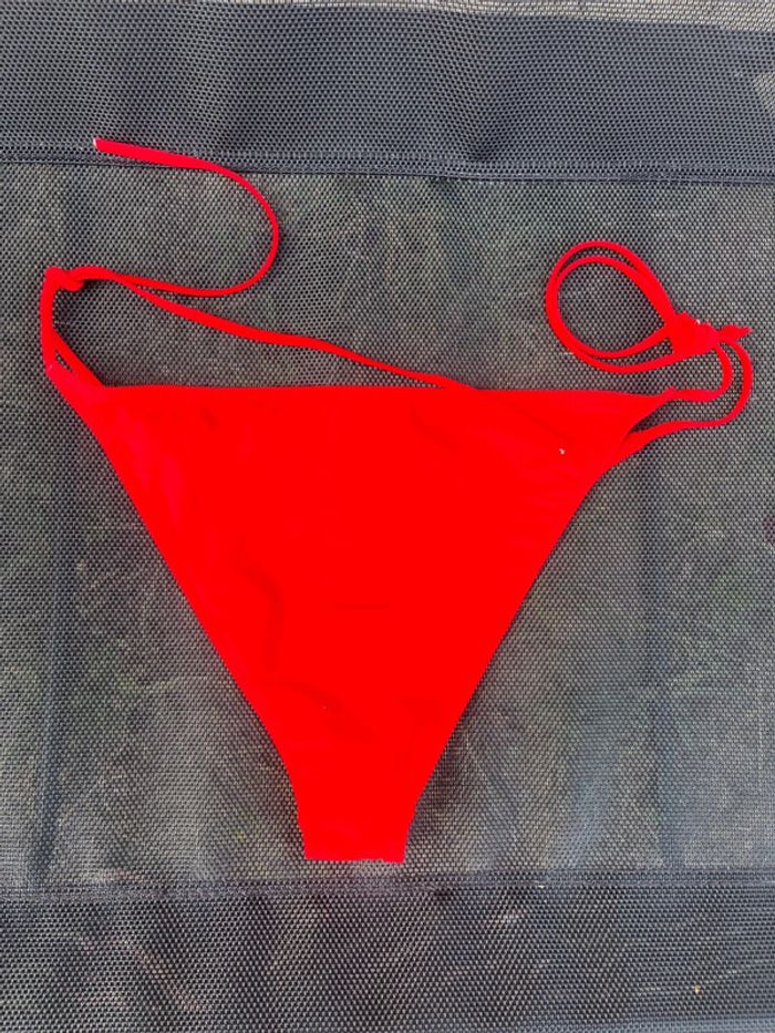 Bas de maillot de bain rouge taille S - photo numéro 4