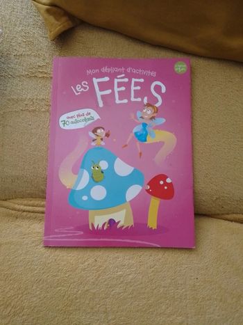 Les fées - mon dépliant d'activités: Jouer coller et colorier à volonté