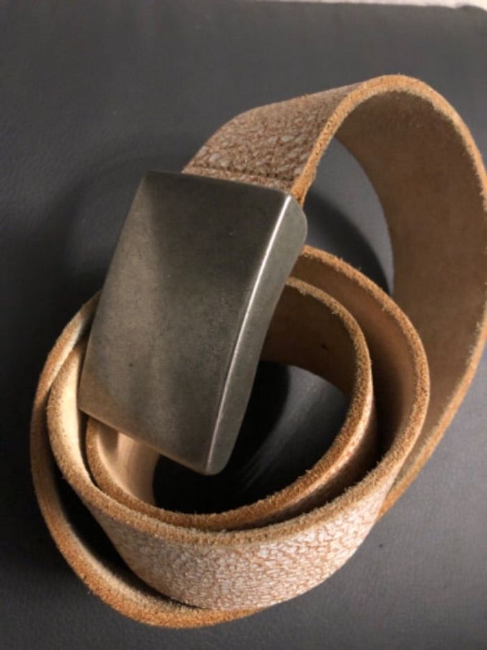 Ceinture cuir épais SADDLER craquelée blanc T85 portée 1 fois