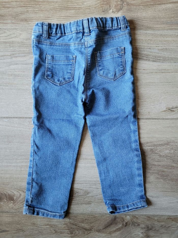 Ensemble t-shirt manches longues fleuri et jeans taille 24 mois - photo numéro 8