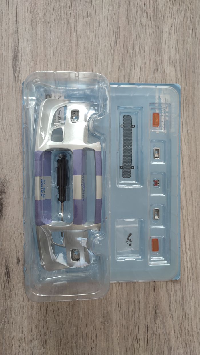 Lot pièces du fascicule numéro 1 n°1 pièce détachée Nissan Skyline GT-R R34 Fast & Furious de Brian