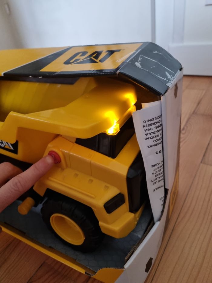 Camion CAT - photo numéro 2