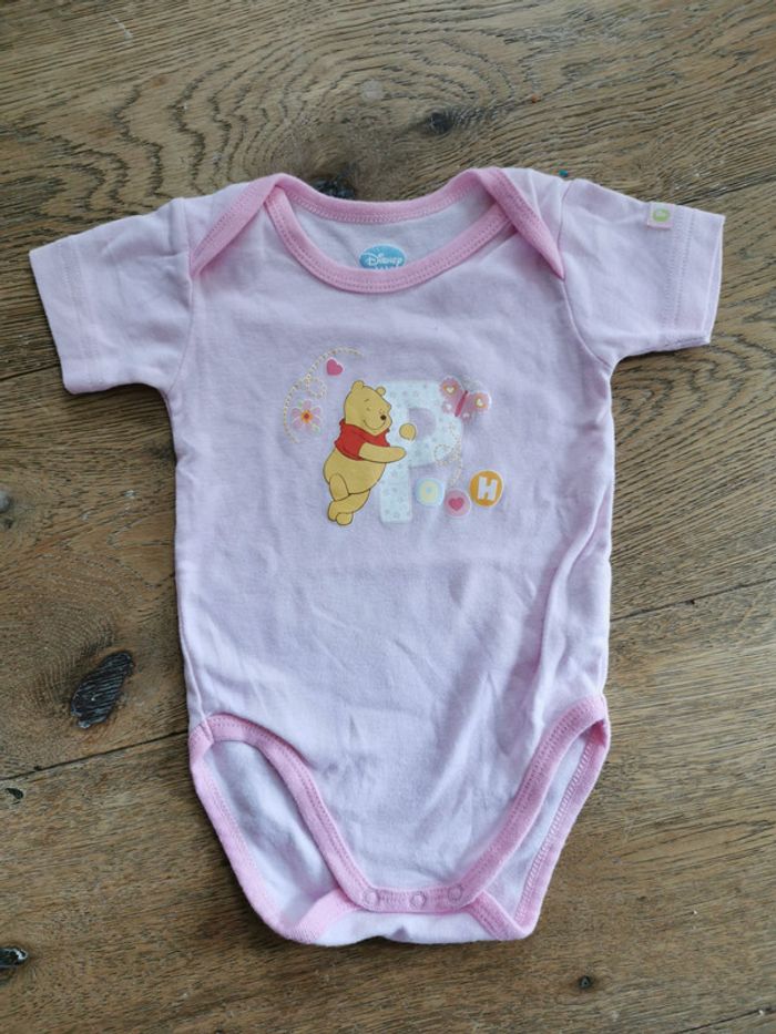 Lot 3 bodies 6 mois dont 2 Winnie l'ourson - photo numéro 5