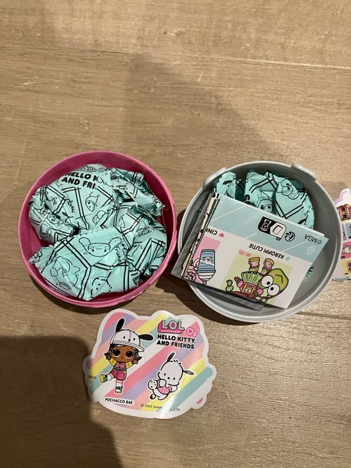 Poupée lol surprise hello kitty and Friends