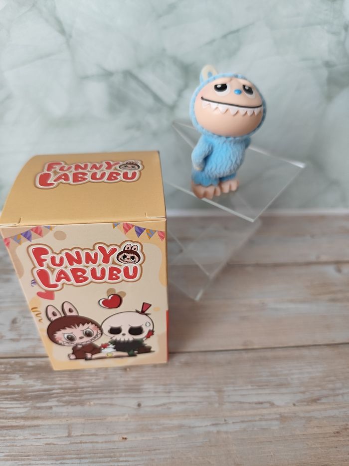 grosse figurine labubu fluffy bleu
