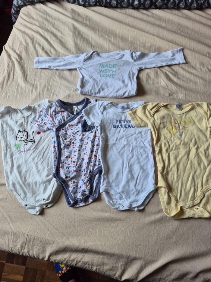 Lot de 45 vêtements 6mois garçon - photo numéro 4