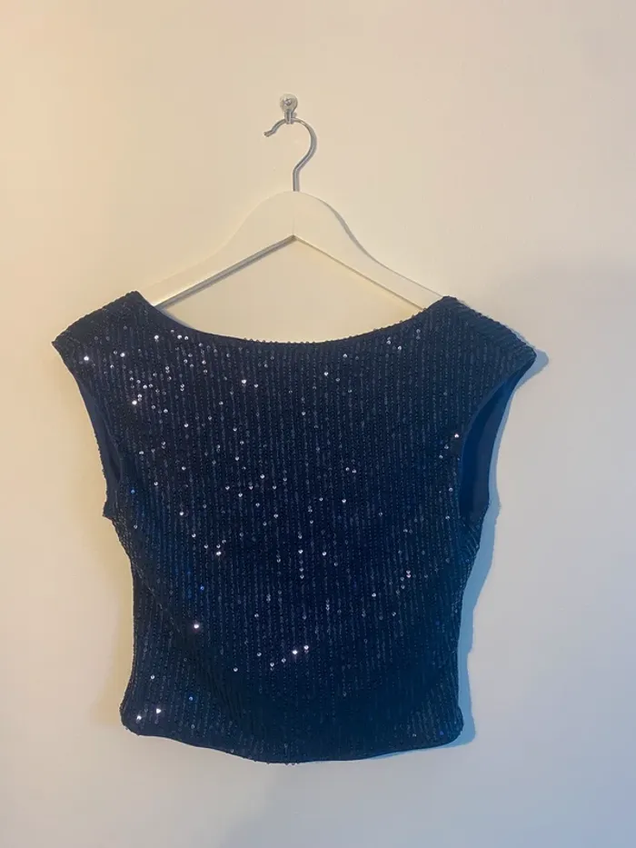 top dos nu à sequins