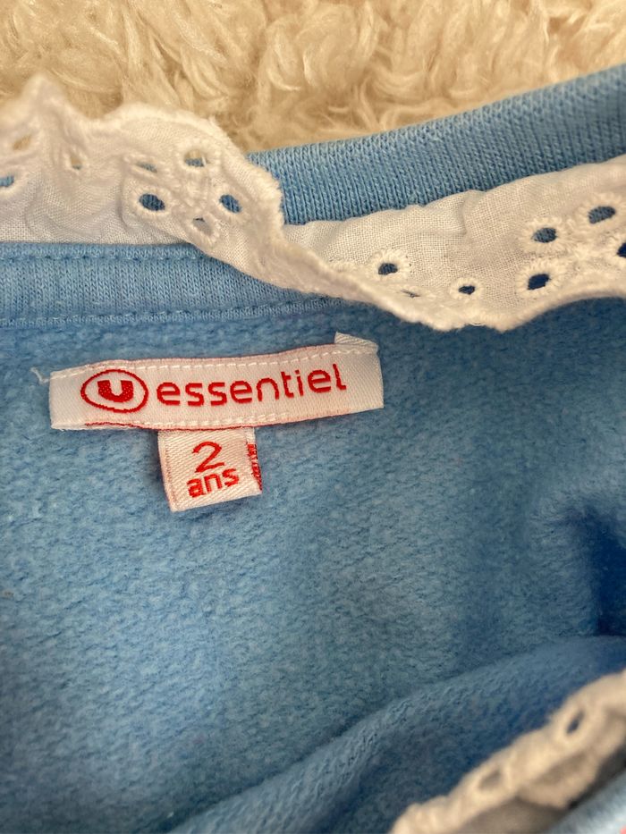 Élégant pull 2 ans très bon état - photo numéro 4
