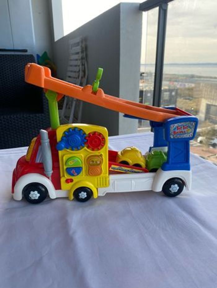 VTech Toet Toet Auto's luchthaven - Toet Toet Auto VTech Toet Toet Auto's luchthaven - Toet Toet Auto