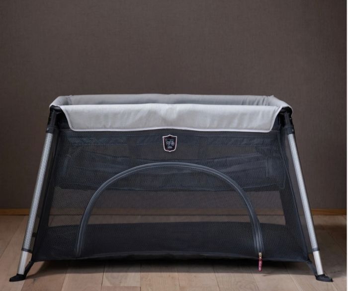 Lit parapluie William Kent en très bon état