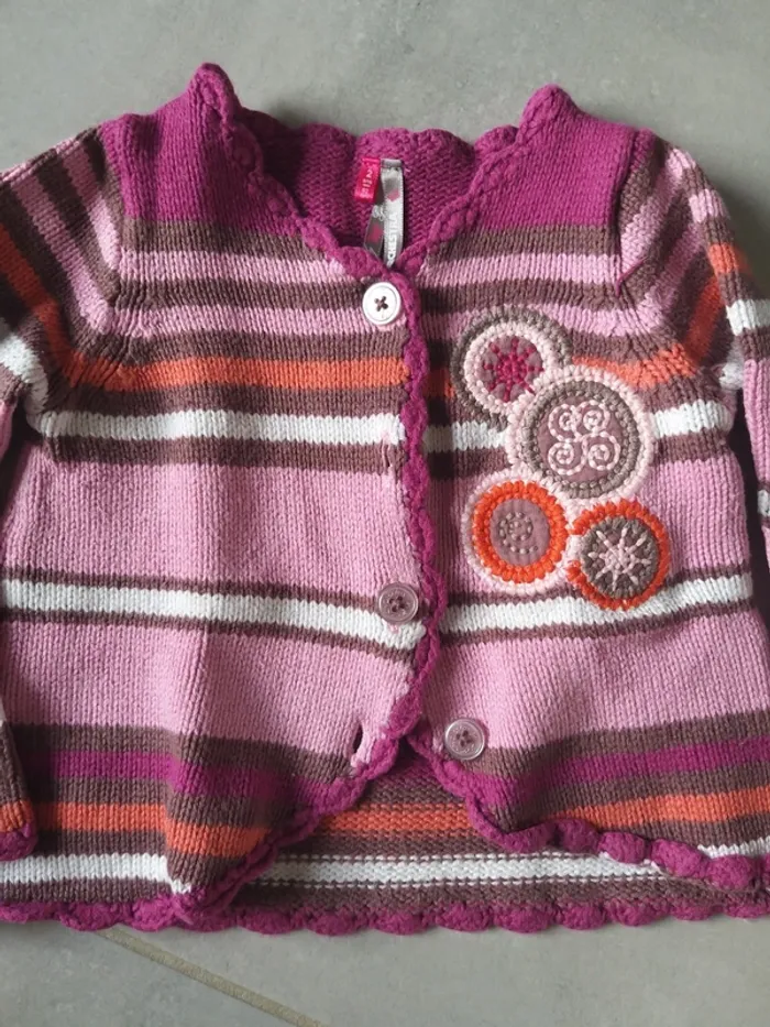 Gilet coloré avec rayures en 2 ans - photo numéro 2