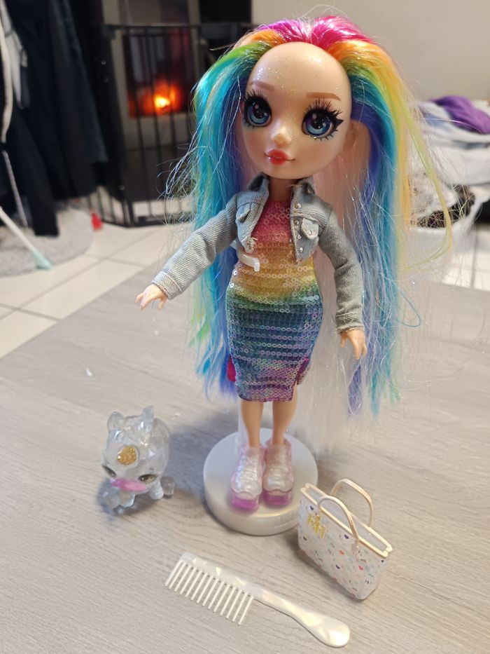 Poupée rainbow High Amaya - photo numéro 4