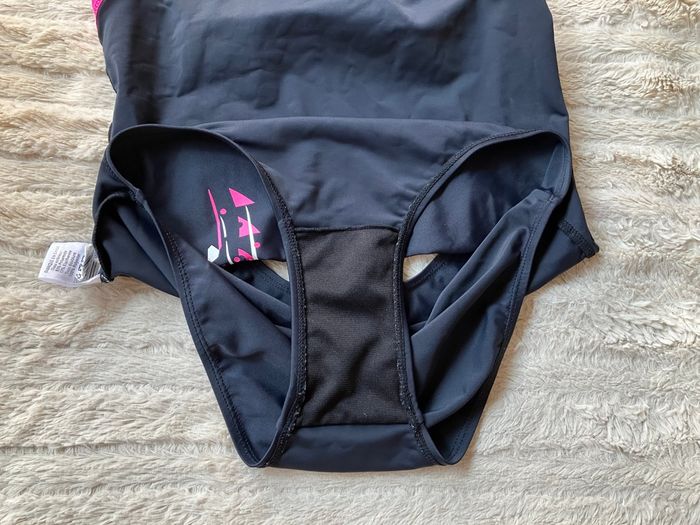 Maillot de bain Tecnopro 12 ans (1€50) - photo numéro 7