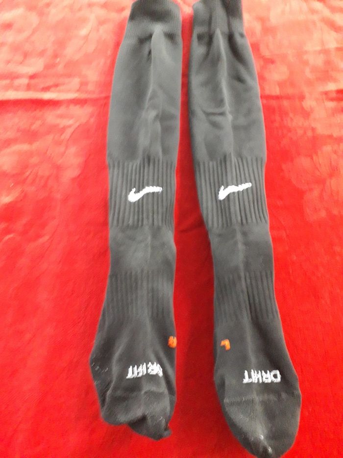 Lot 2 a paires chaussettes  foot garcons  40/42 - photo numéro 6
