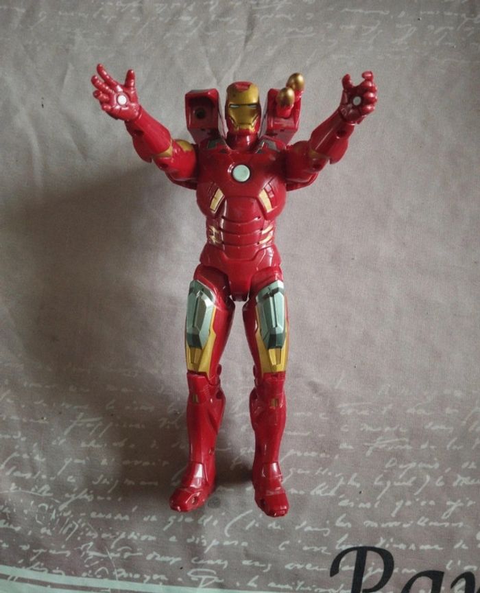 Figurine Iron man