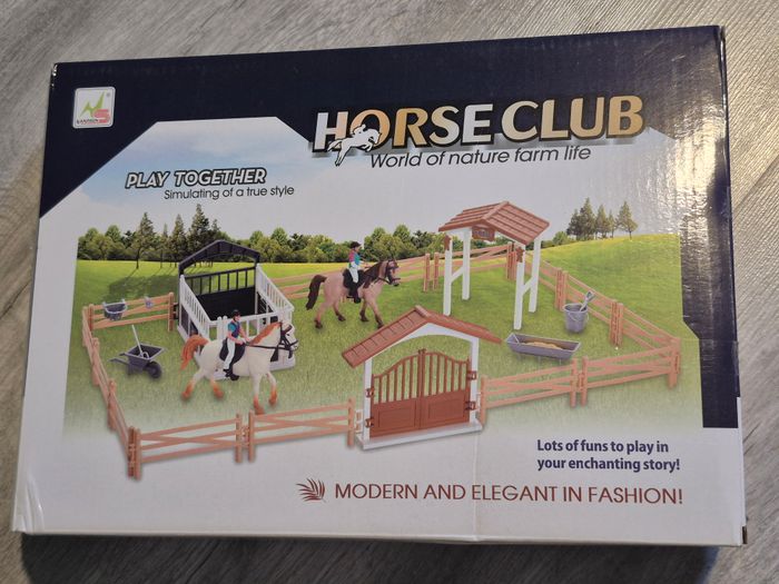 Club hippique écurie chevaux avec figurines, chevaux et accessoires - photo numéro 2