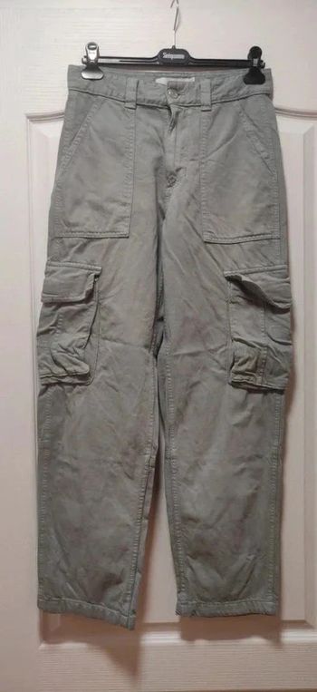 Pantalon cargo kaki clair menthe loose Bershka 36