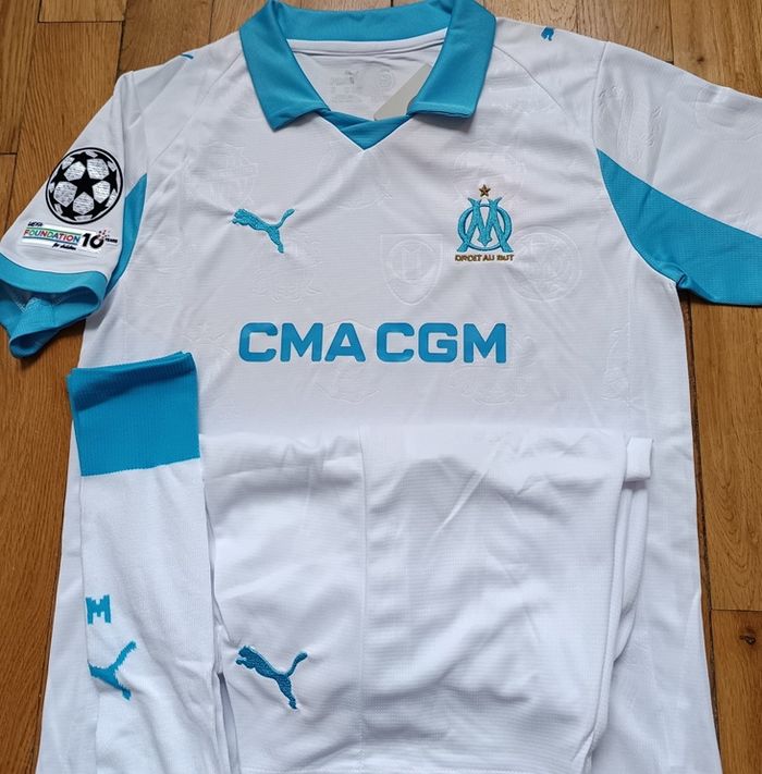 Maillot football OM - Marseille taille 12 ans modèle 2026 avec patch