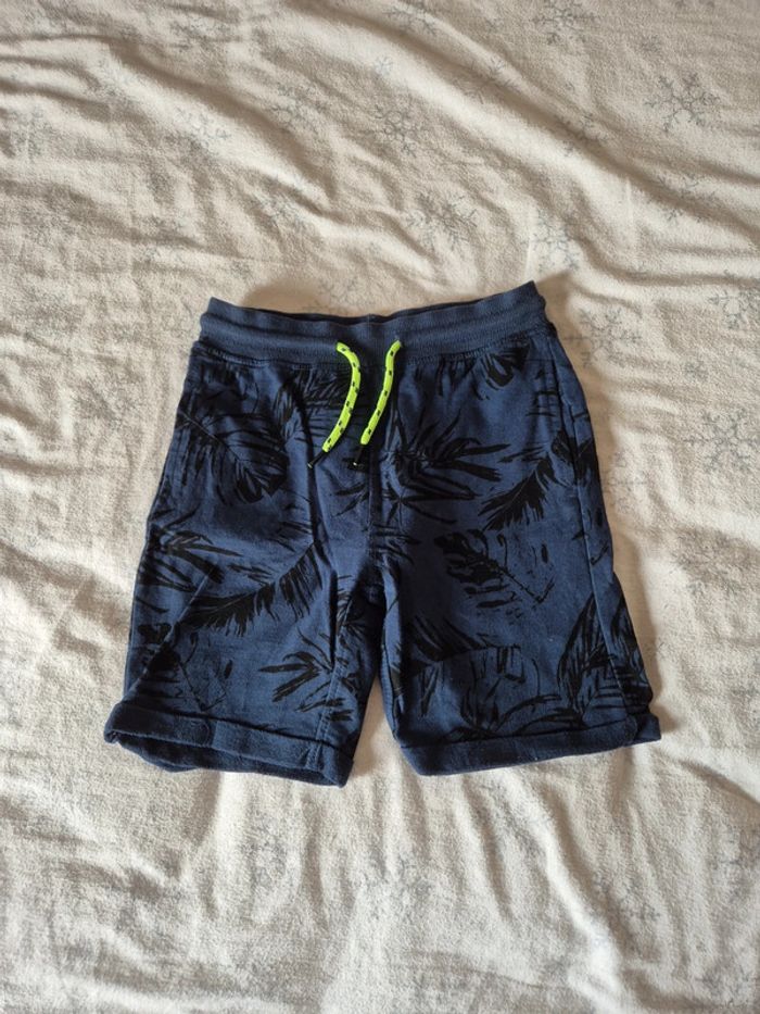 Short 110/116 cm =5/6 ans