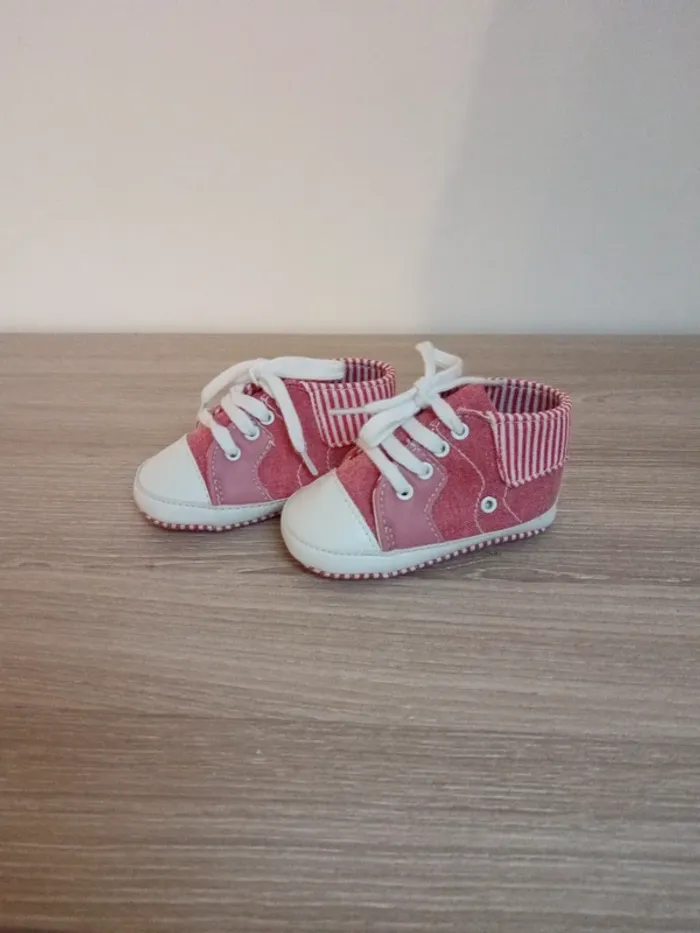 Chaussures bébé 6/9mois Kiabi neuf - photo numéro 3