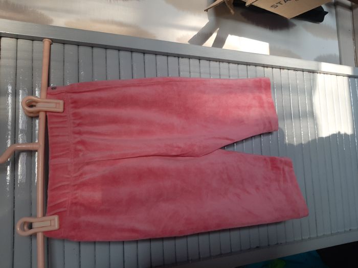 1 pyjama 1 pièce et 2 leggins pour filles Taille 18 mois - photo numéro 4