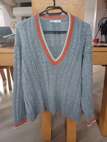 Pull col V . Pull&bear